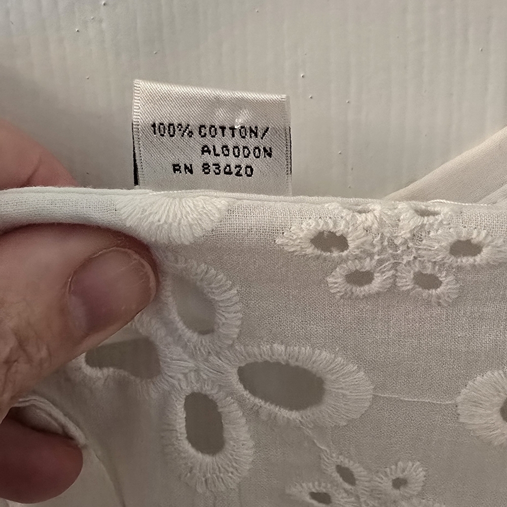 August Silk Woman's CottonWhite Floral Eyelet Button-Down Shirt, Size 1X (1205) - Picture 4 of 5